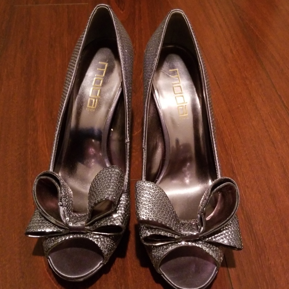 Silver Pumps